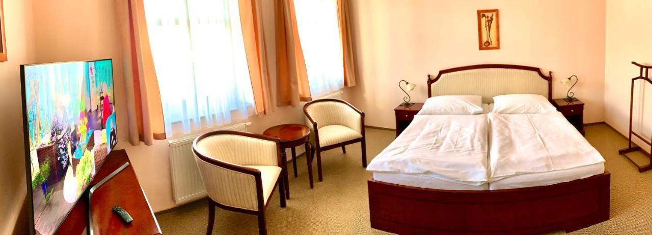 Hotel Bily Beranek Kralovice Kralovice  Ngoại thất bức ảnh